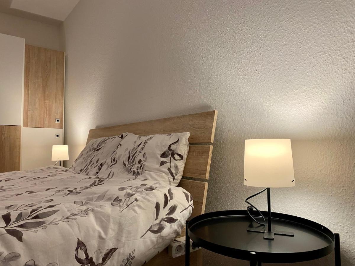 Marienhaus Apartment - Zentral, Parken, Netflix, Kontaktloses Einchecken Вупертал Екстериор снимка