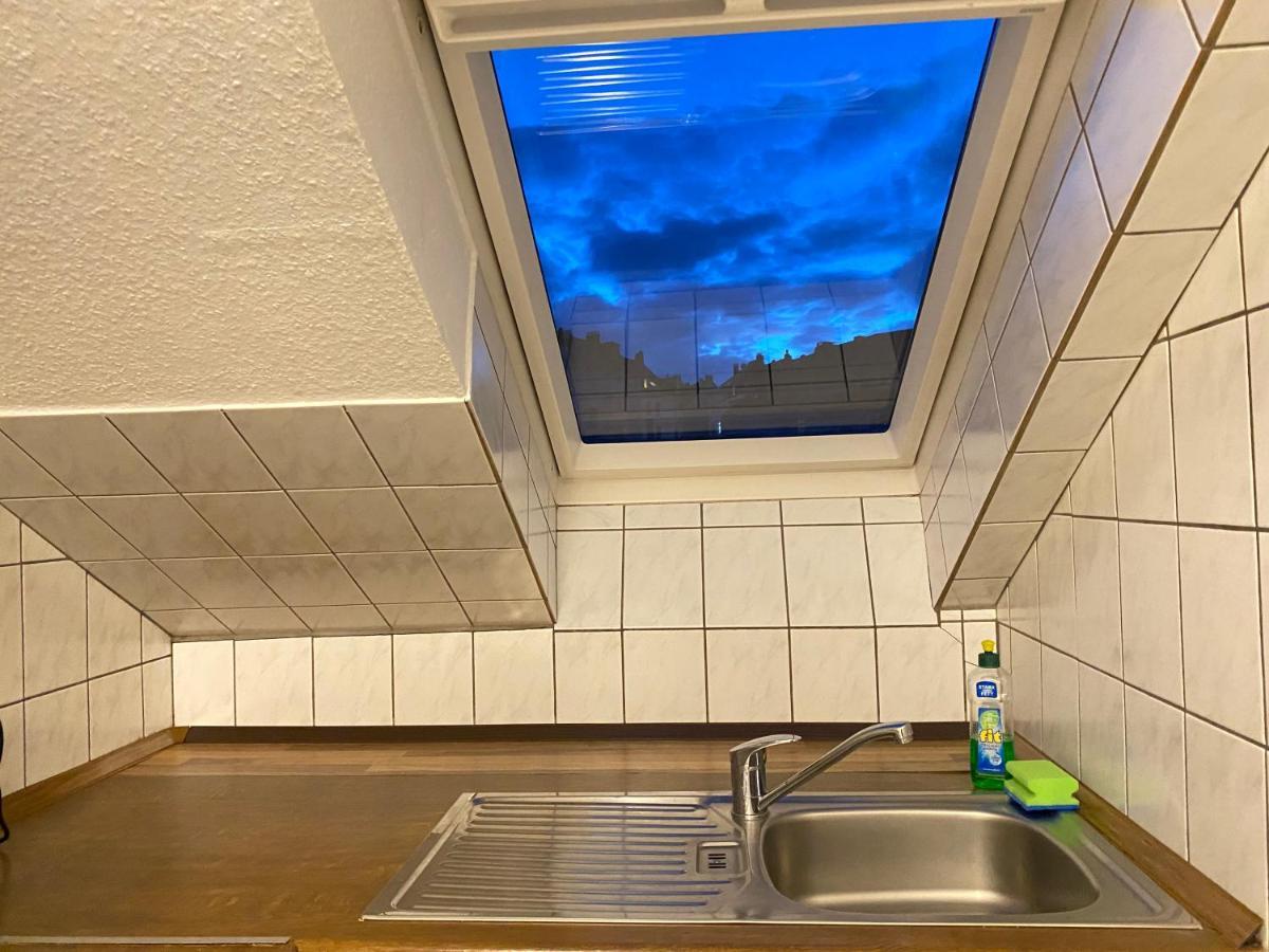 Marienhaus Apartment - Zentral, Parken, Netflix, Kontaktloses Einchecken Вупертал Екстериор снимка