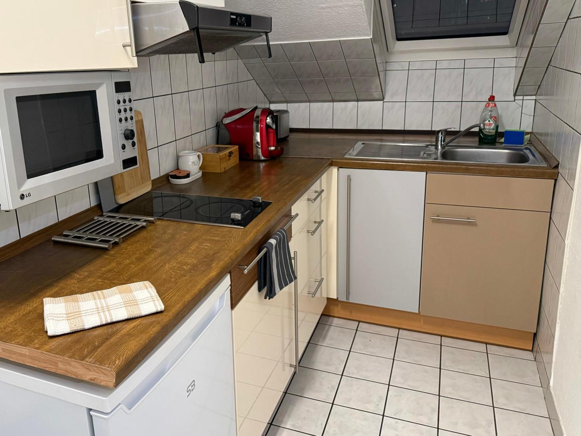 Marienhaus Apartment - Zentral, Parken, Netflix, Kontaktloses Einchecken Вупертал Екстериор снимка